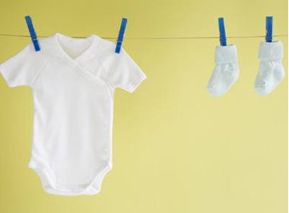 婴儿衣服分开洗有必要吗？婴儿衣服机洗好还是手洗好？