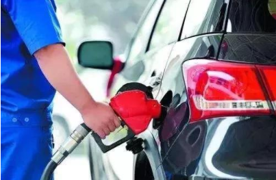 汽车只加半箱油油耗会变少吗？与加满箱油相比哪种省油