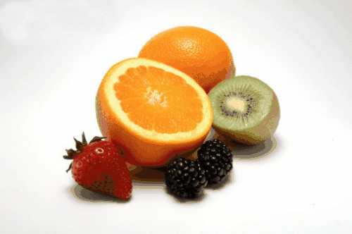 夏季要补充维生素 温性水果要少吃