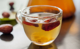 姜丝红枣可以加薏仁和蜂蜜吗 姜丝红枣水有什么功效