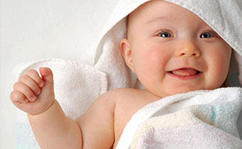 婴儿头可以常洗不 洗澡时如何给婴儿洗头